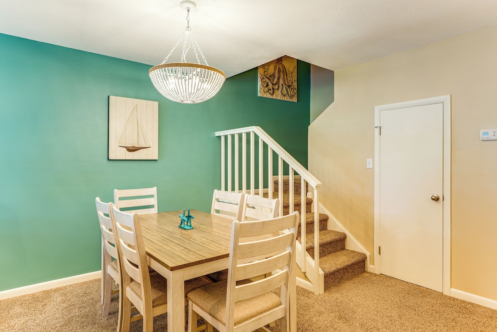 3 Mi to Fenwick Island & Beach: Family Townhome