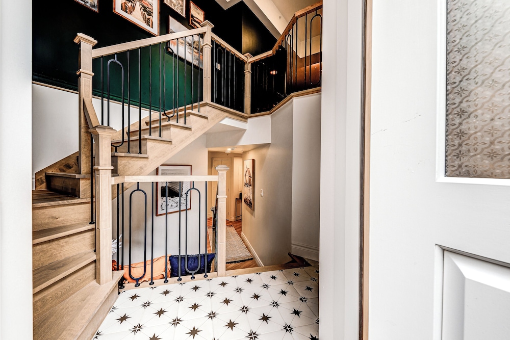 Majestic 3-Bedroom Designer Apartment