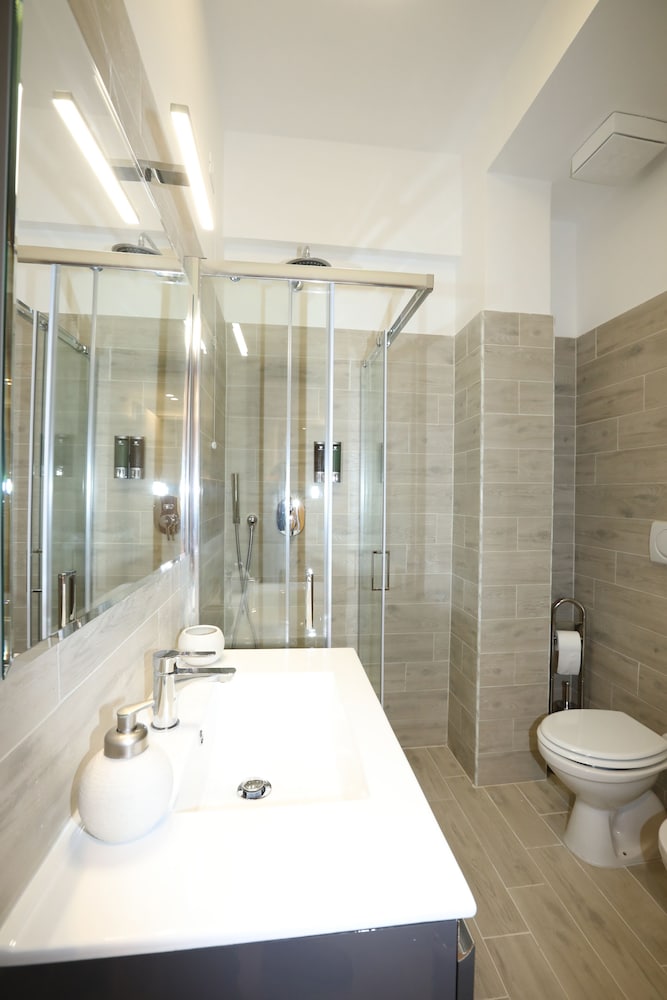Unique Luxury Apartment and Rooms