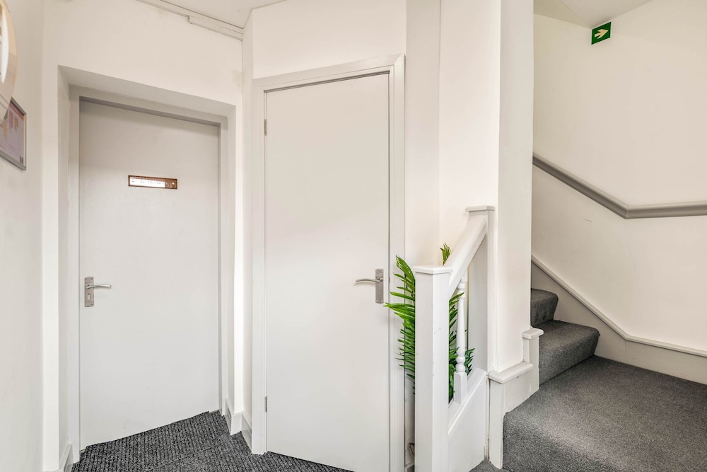 1 Bdr Modern Living in The Old Bank Hse