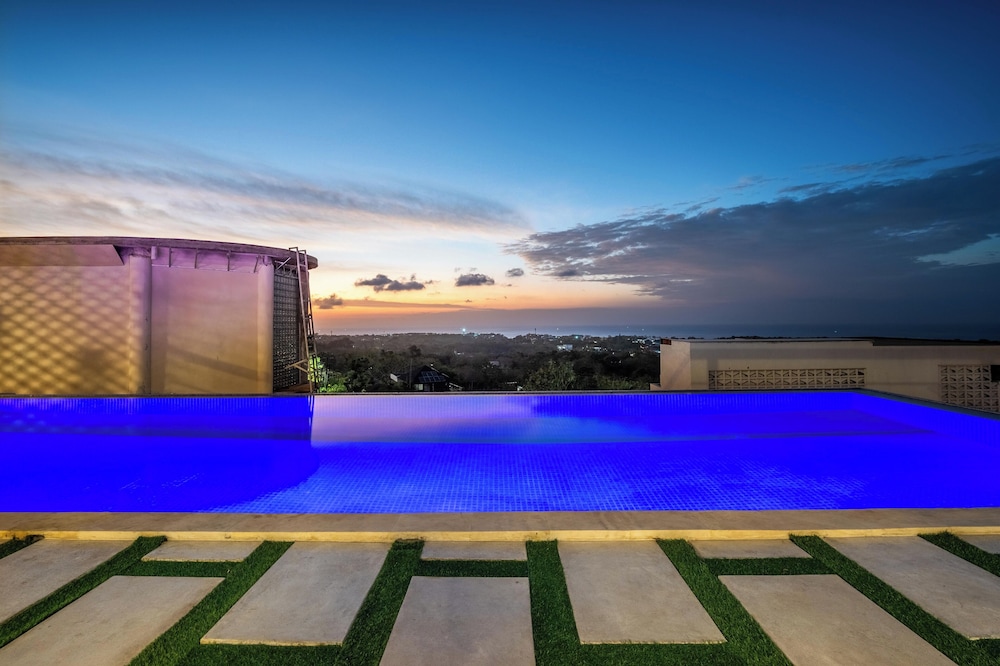 Jiya Villa Uluwatu - Panoramic Terraces with Stunning Views, Luxury Service and Entertainment