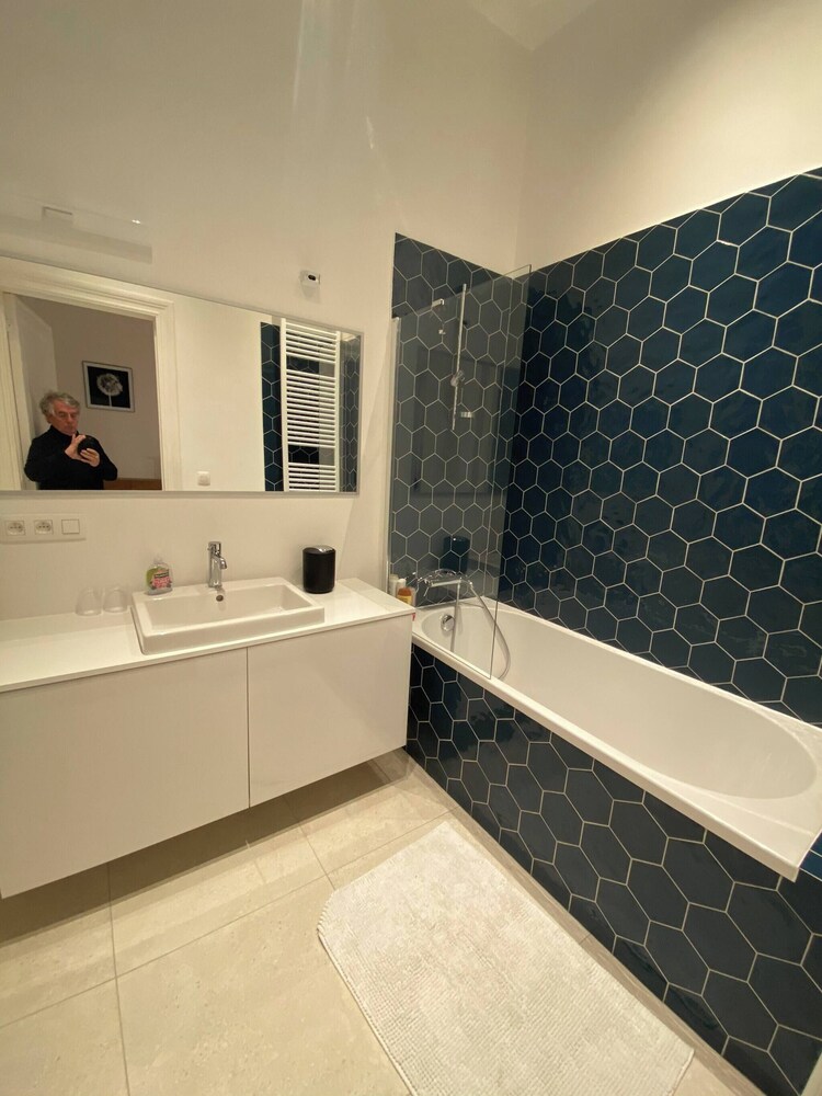 Self Check in Brussels Apartment for 2 in Heart of Trendy Saint-gilles