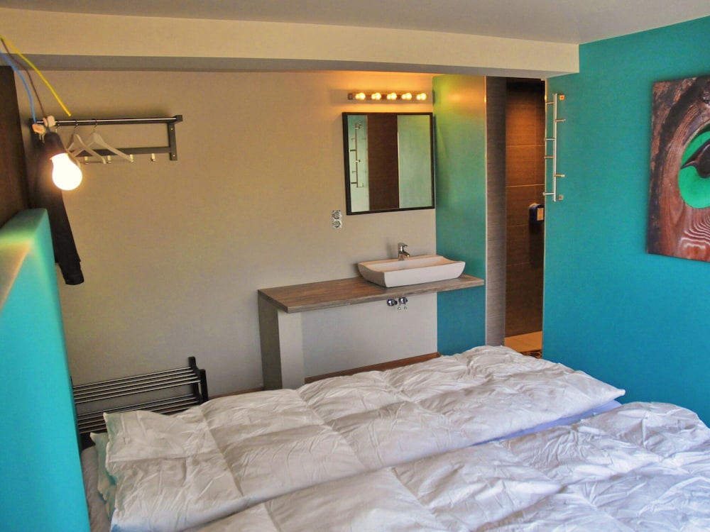 Chalet in Durbuy With Jacuzzi & Garden view 2