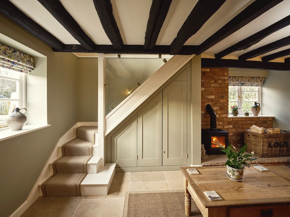 1 Kingswood Cottage