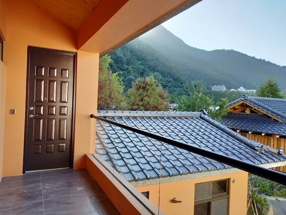 Huaman hot villa