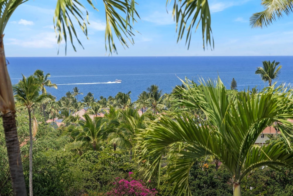 Fully Air-conditioned - Updated Top Floor Including Loft - Ocean Views - Vrkcv