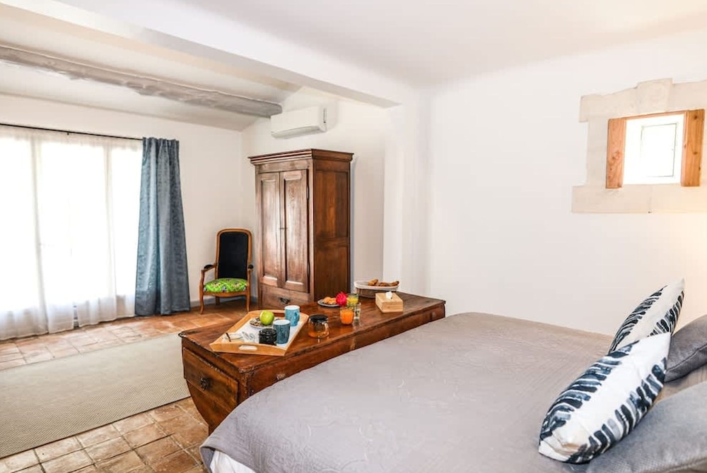Charming Mas Provencal With Swimming Pool