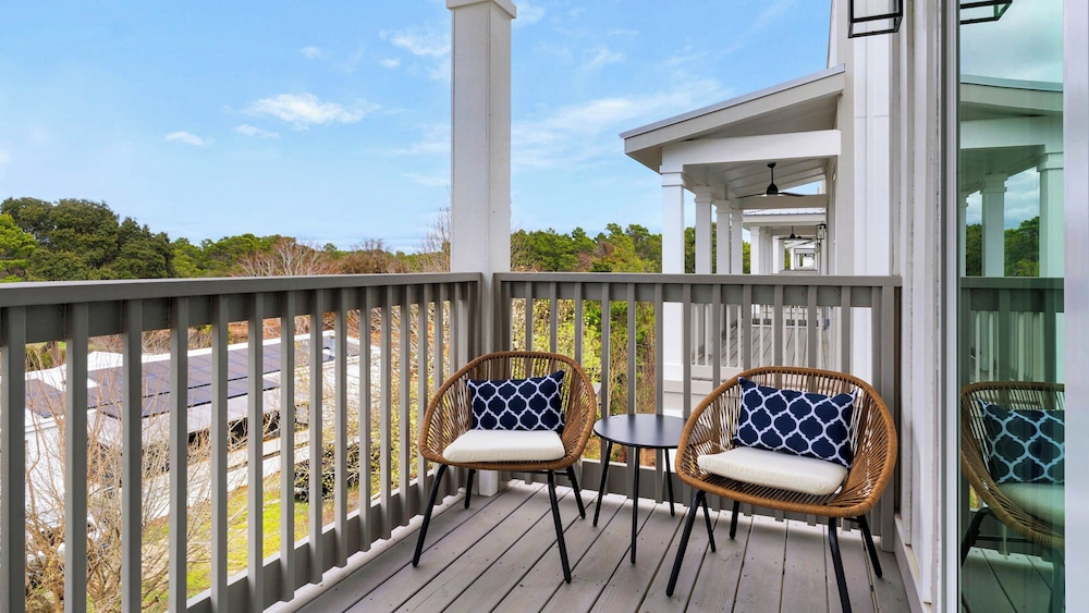 Inlet Beach Retreat With Rooftop Views, 4 Bikes + Free Attraction Tickets!