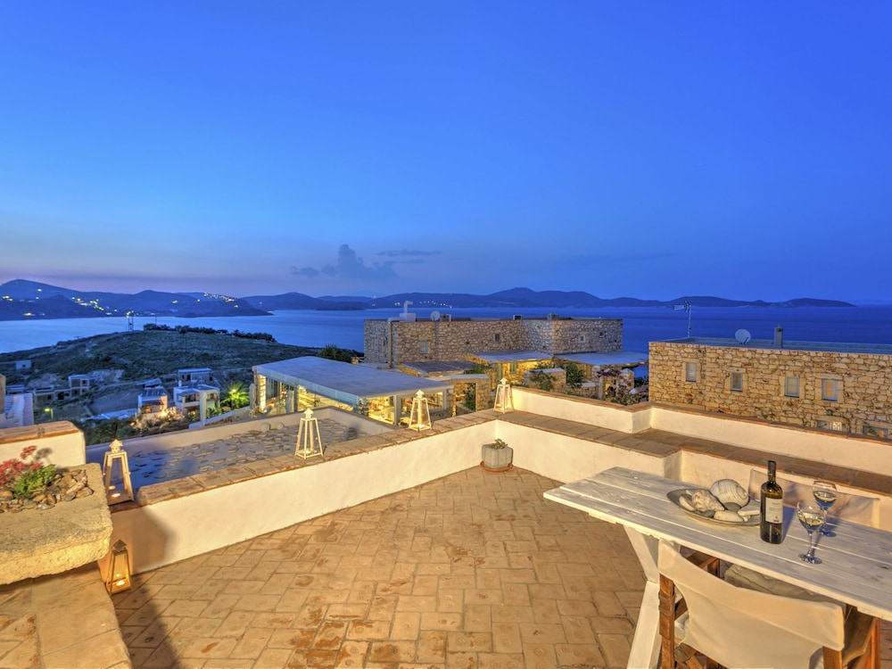 Eirini's Luxury Hotel Villas