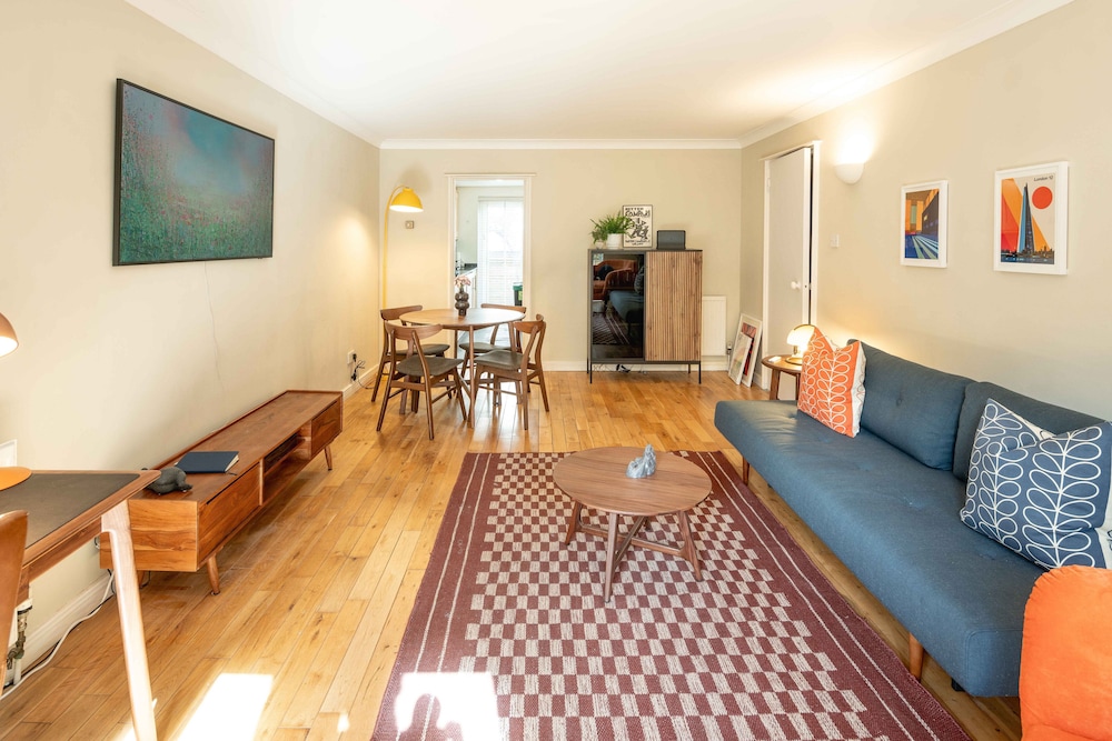 Serene Garden Flat - Steps From Tower Bridge