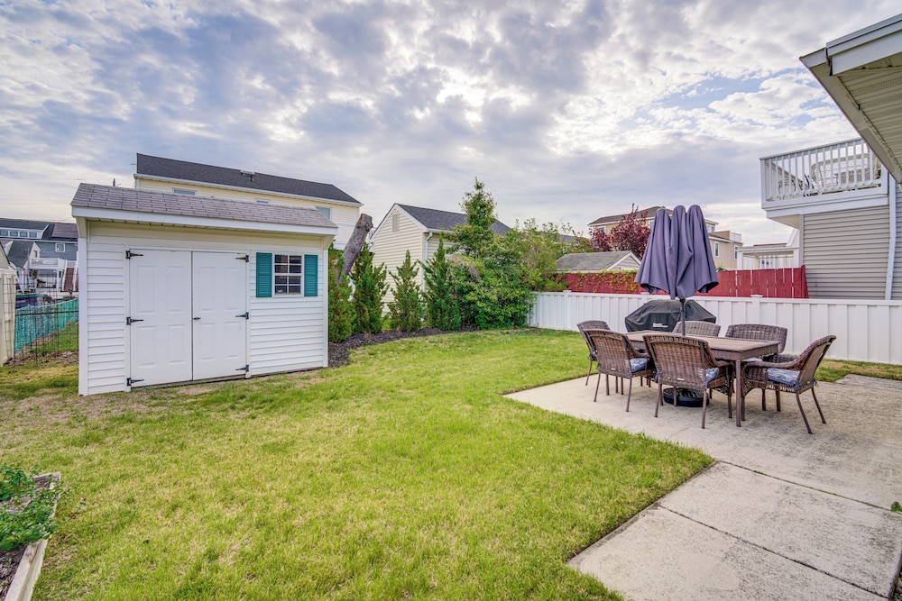 1 Block to Brigantine Beach: Breezy Home w/ Patio!