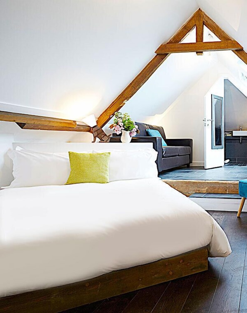 Live and Let Live Inn
