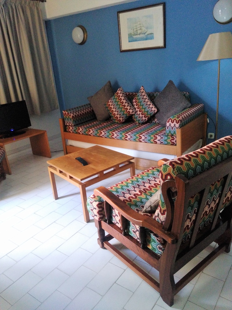 Apartamentos Lindomar
