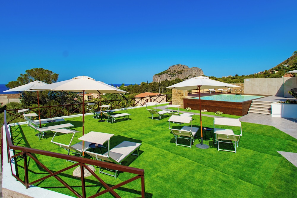 Pater Meus Suites