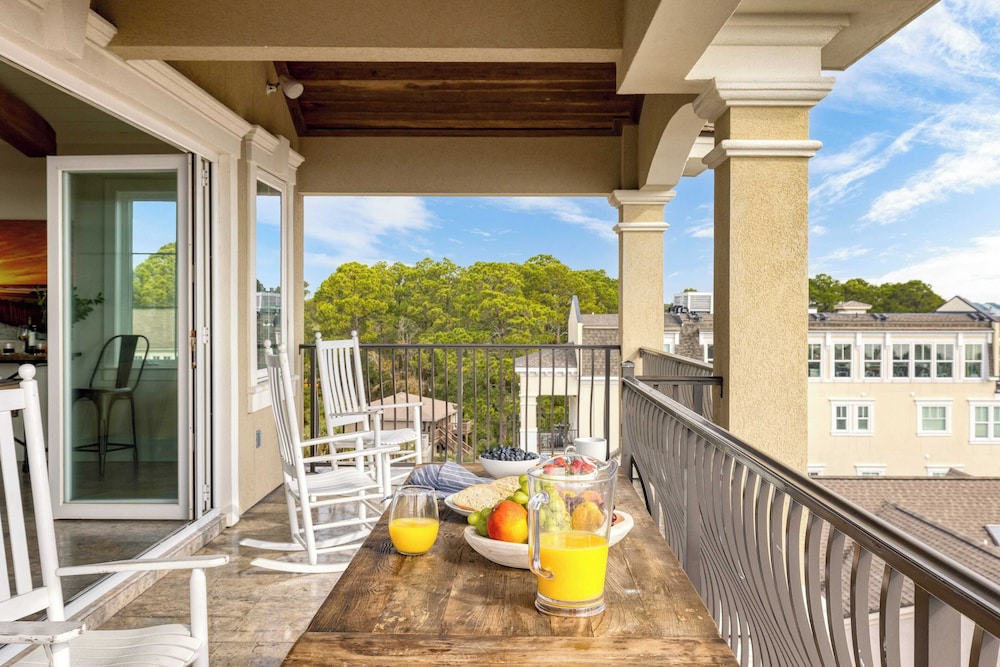 Sleeps 48, 2 Homes w/ Private Beach Access Bradley Circle Buyout by Avantstay
