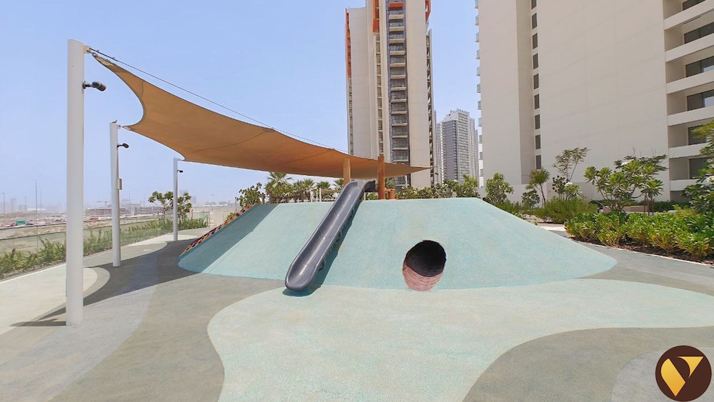 Gulf Gate Near Golf Club Parks & Pool