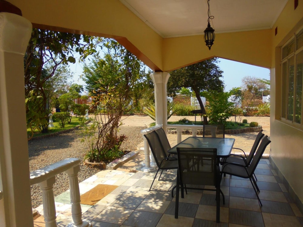 White Rose Lodge