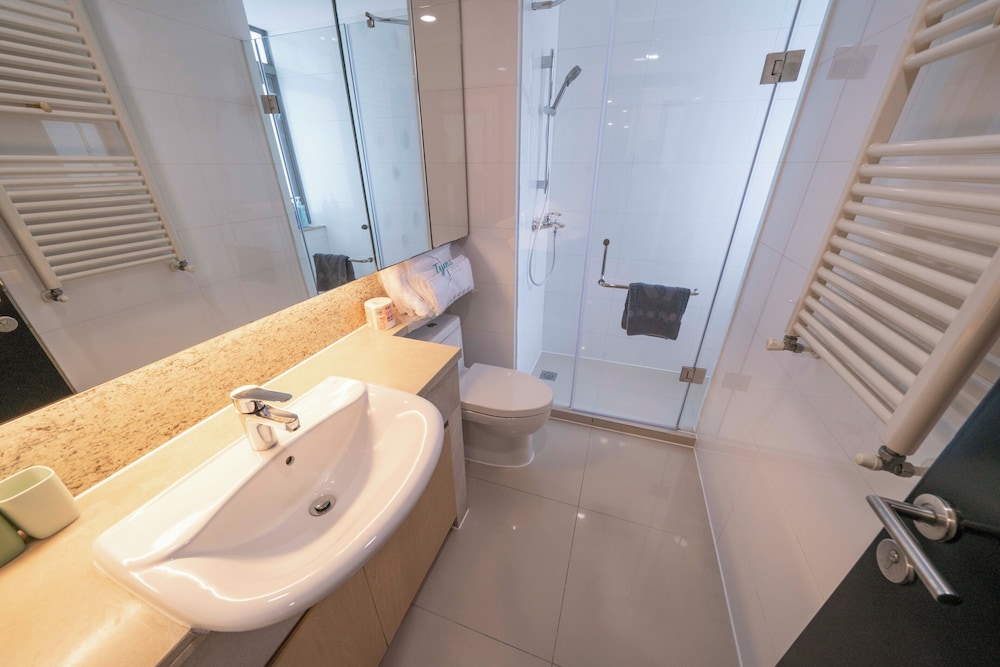 Tyms Spacious 3BR 2BA APT Laishi Di