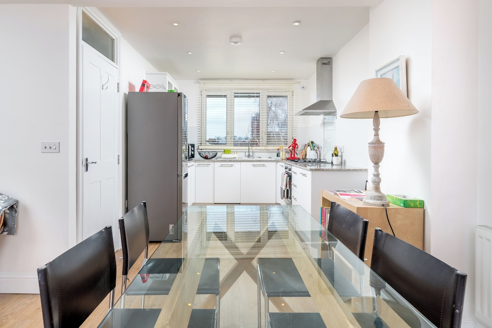 JOIVY Stylish flat between London Bridge