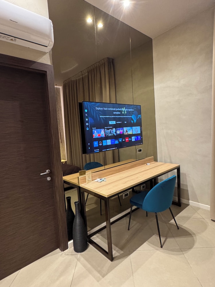 Tropicana room