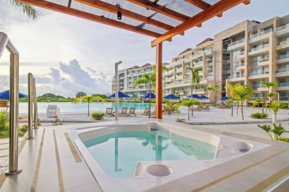 Baia Kristal Cartagena By HostPro