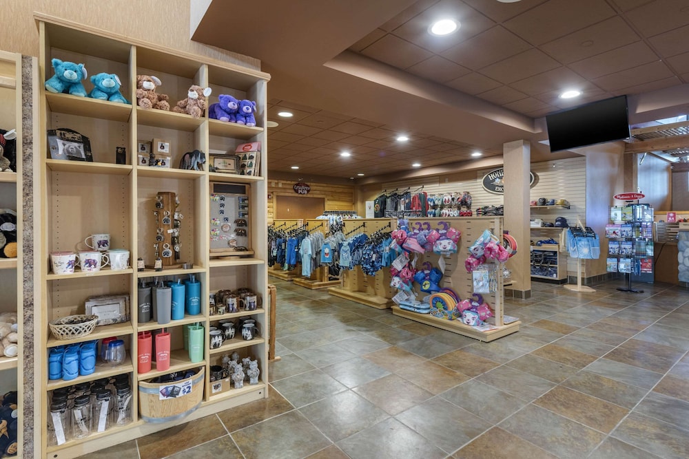 Three Bears Waterpark Resort Near Tomah, Ascend Collection Hotel