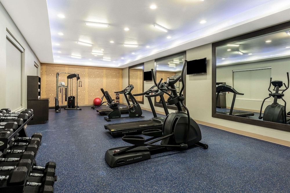 La Quinta Inn & Suites by Wyndham Odessa N. - Sienna Tower