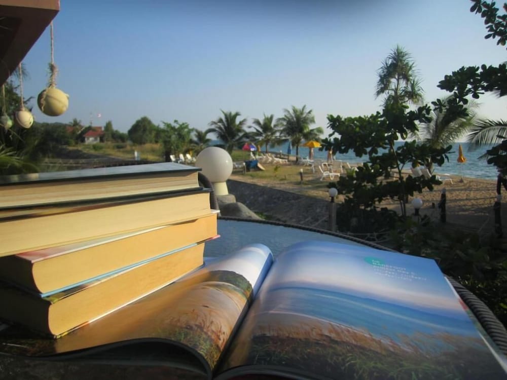 Lanta Il Mare Beach Resort
