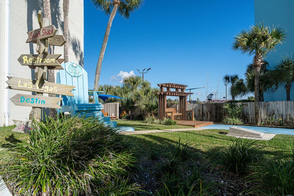 Top of the Gulf 320 Beachfront Free Beach Chairs