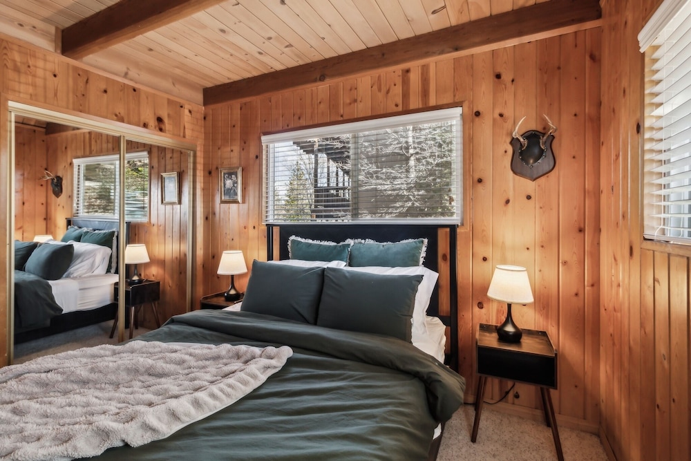 The Volpe Den 3 Bedroom Cabin