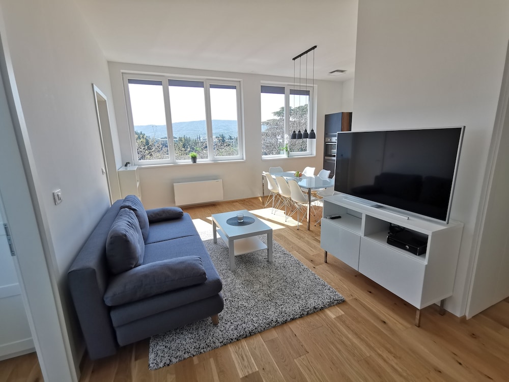 Apartments Egis Koper