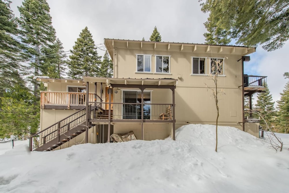 Mahogany by Avantstay Snowbird Cabin w Full Chamberlands Access