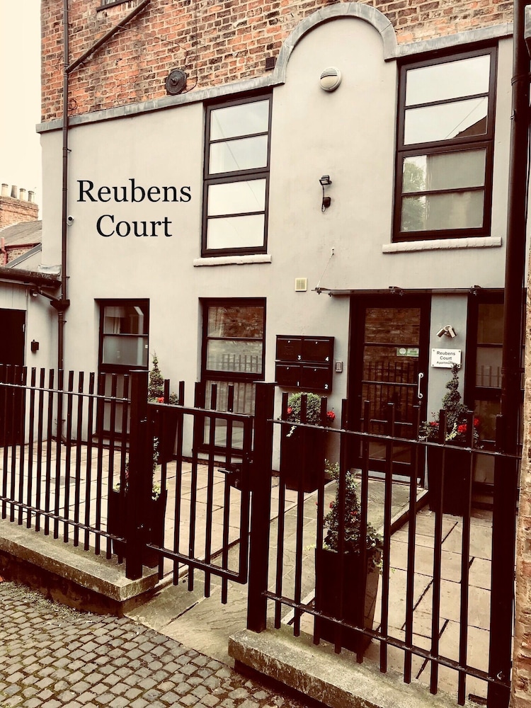 Reubens Court and City Apartments
