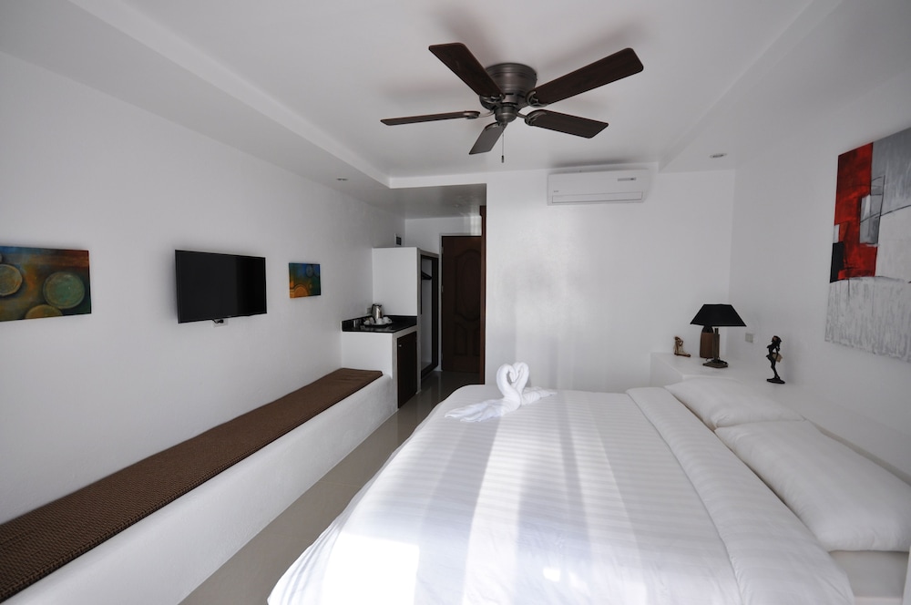 Calypso Beach & Dive Resort