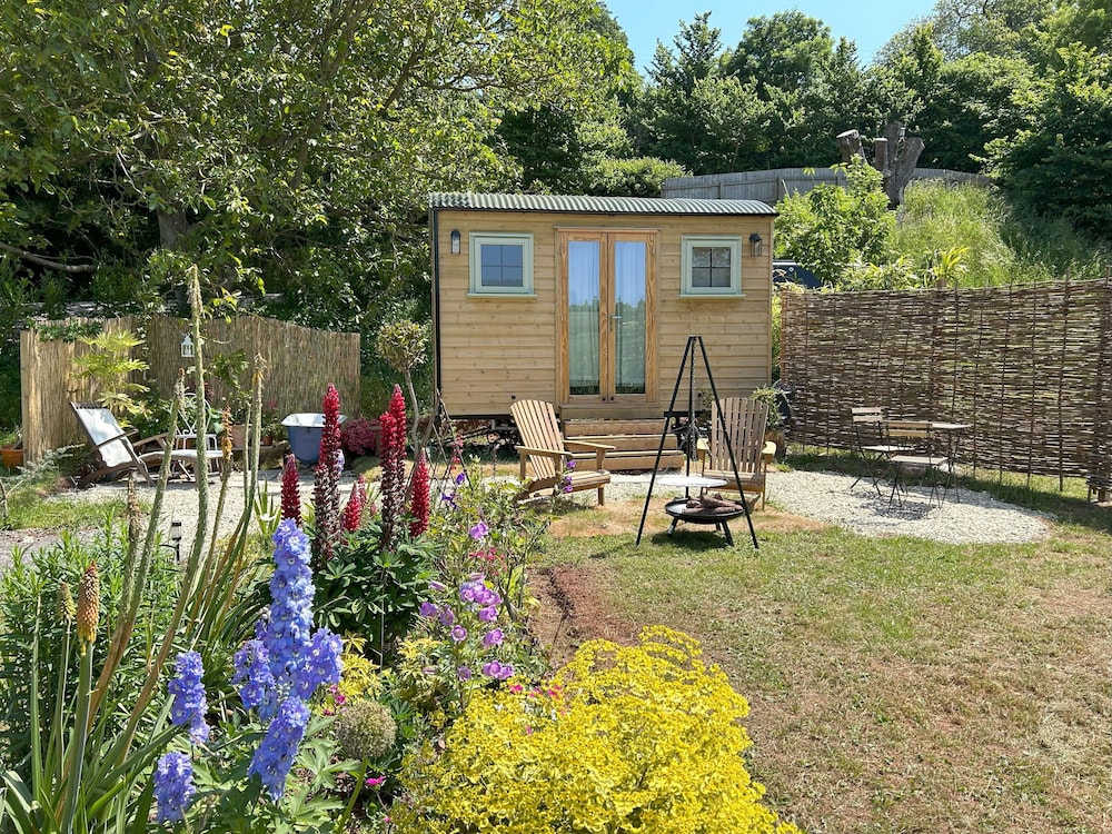 Coombe Valley Shepherd's Hut
