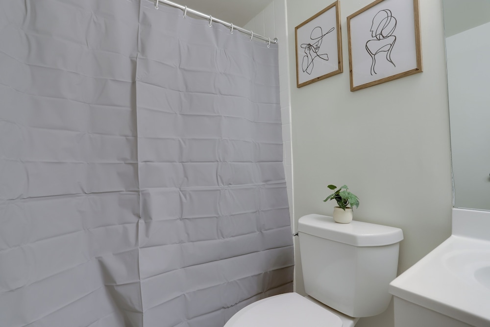 Modern 1BR Stay in Crystal City