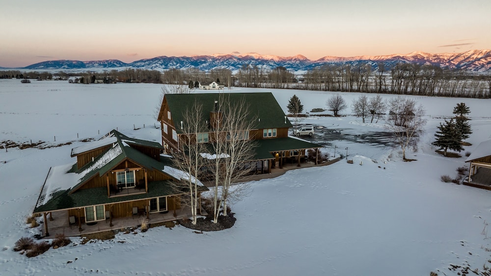 Gallatin River Lodge