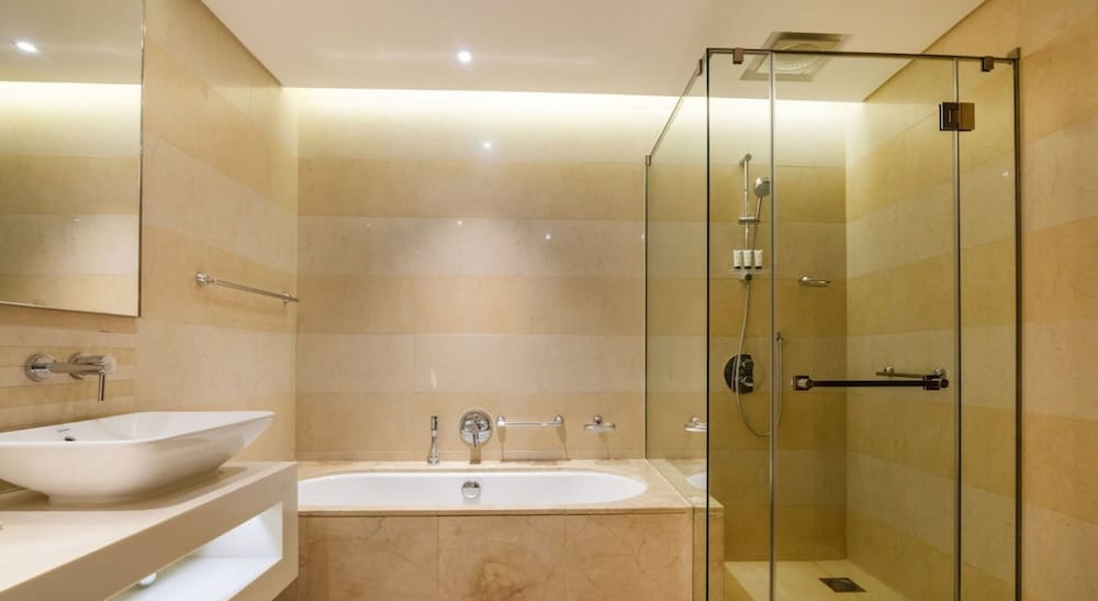 Elegant 3BR With Pool Near Wafi Mall Dubai Frame