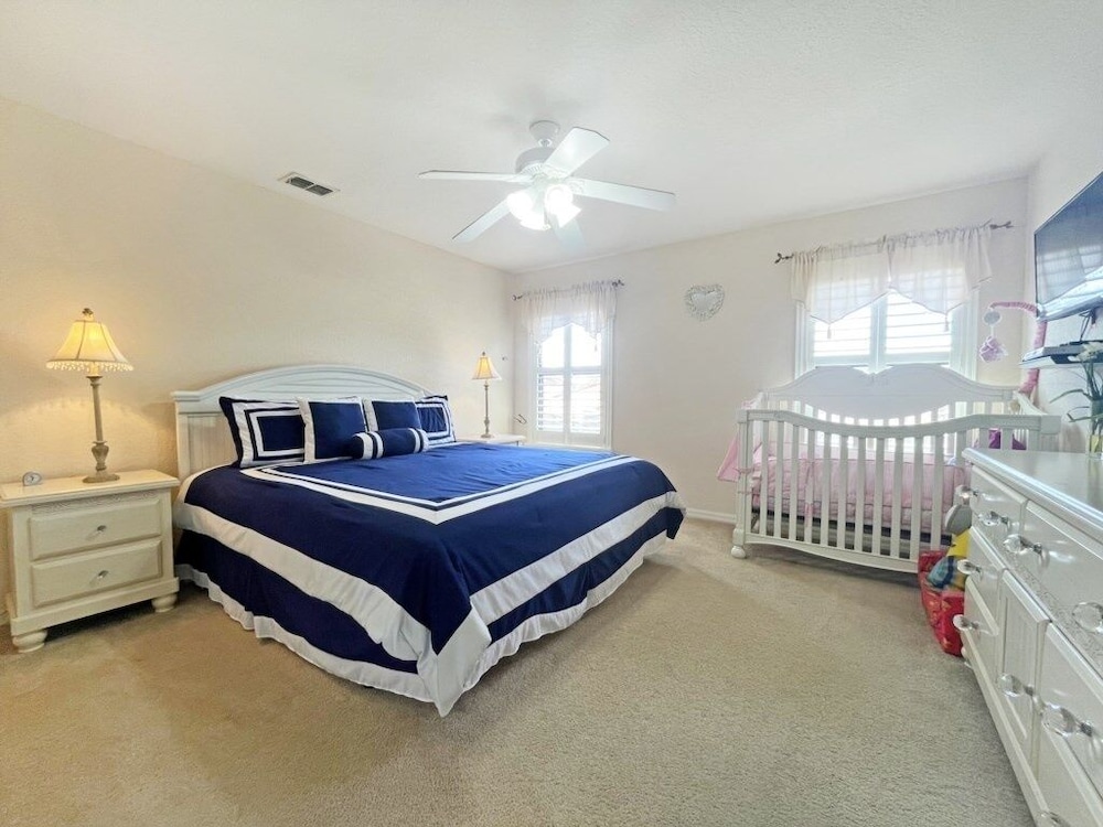 The White House 4 Bedroom Home