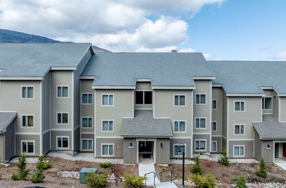 100 Snow Creek 2 Bedroom Condo