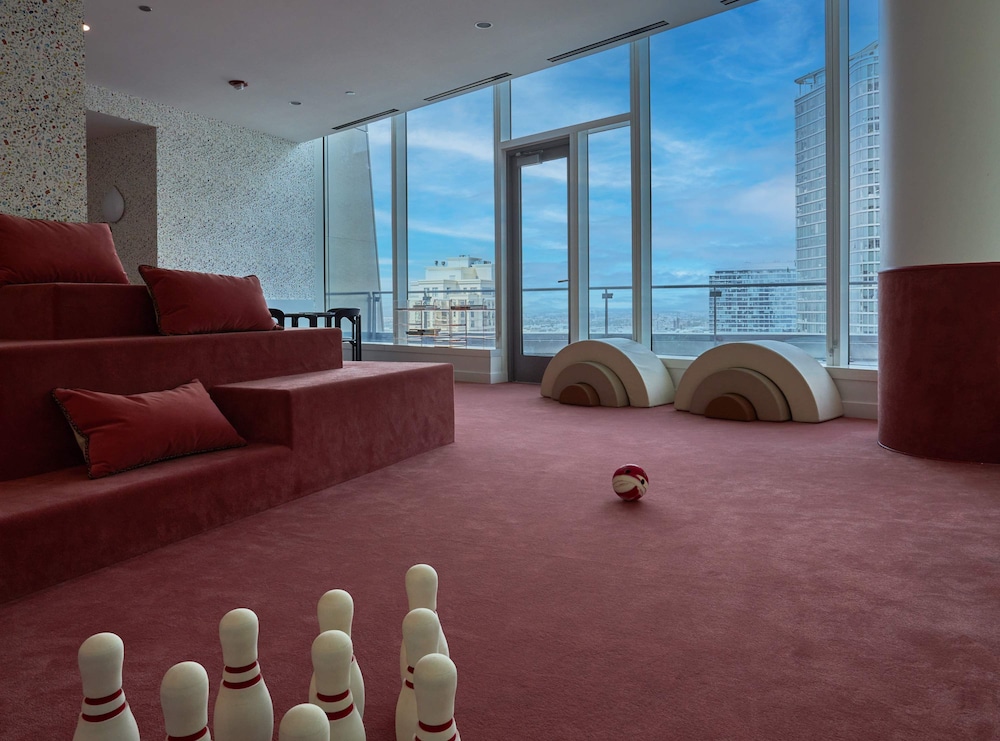 60 Fl Lake View Apt An Urban Oasis in the Sky