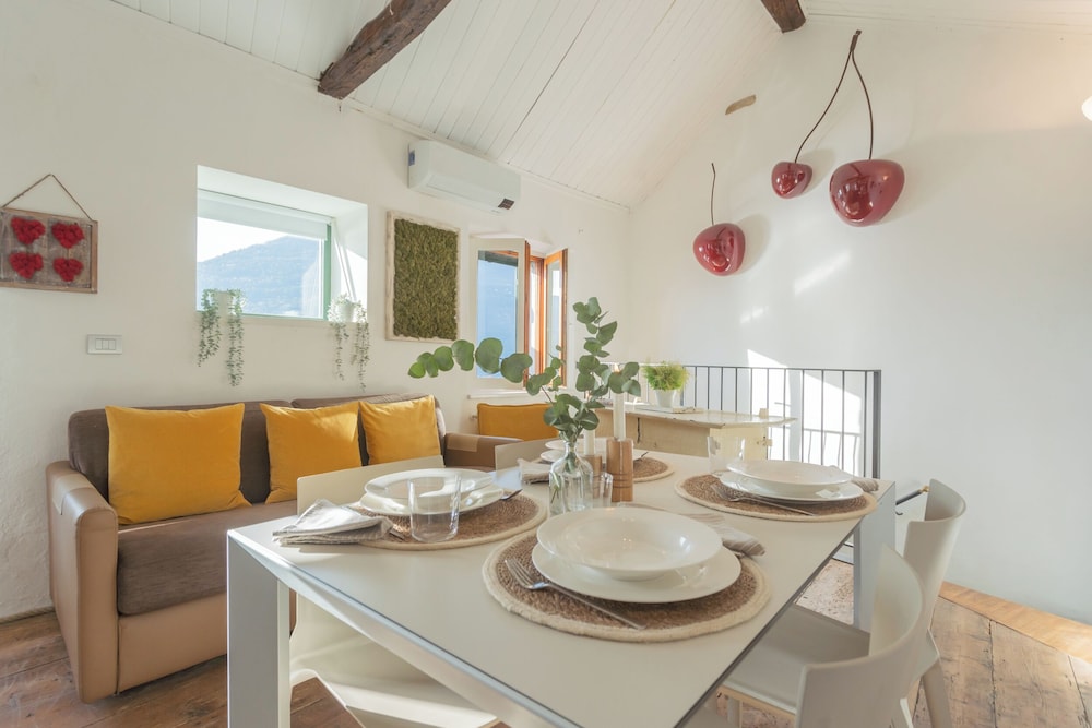 The Green Nest by Lake Como by Rent all Como