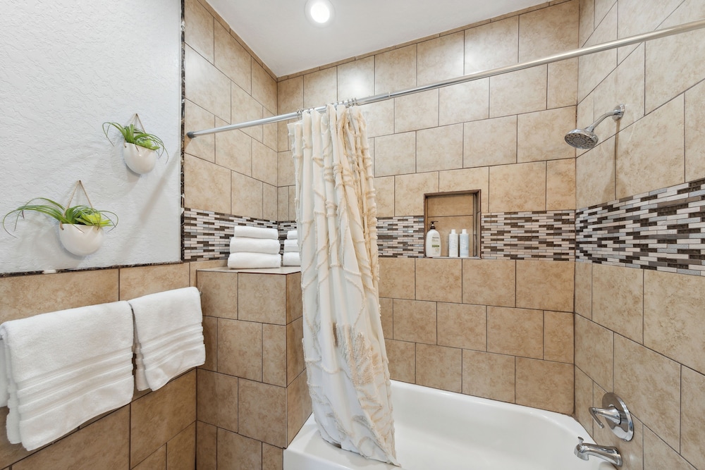 Walk to Alamodome! Stylish Home w/ Private Parking