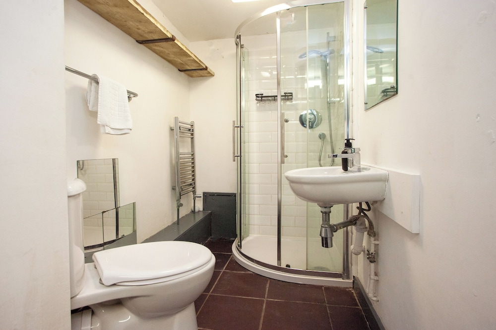 higgihaus 107 Sleeps 4 Monday - Friday