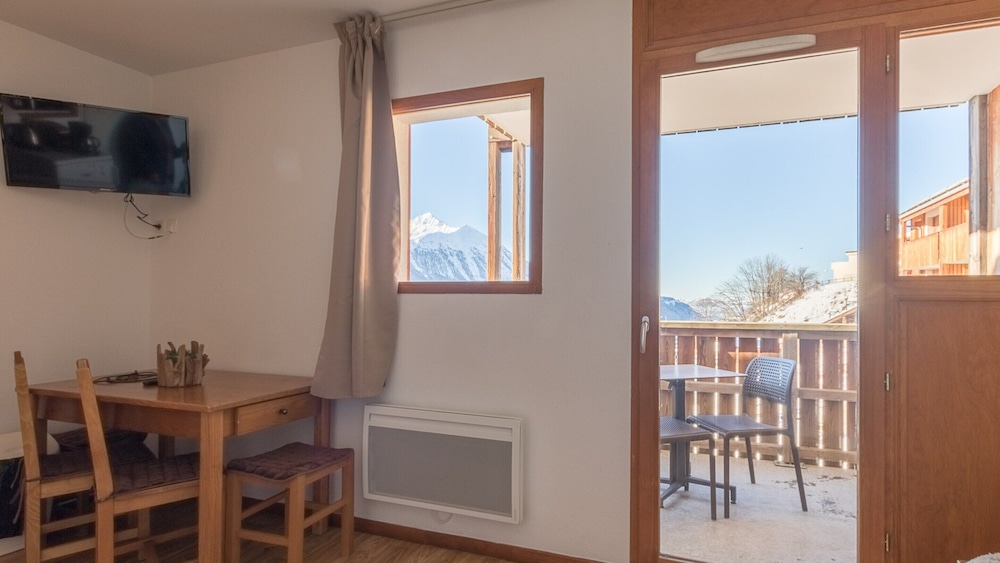 Sunny Mountain Retreat
