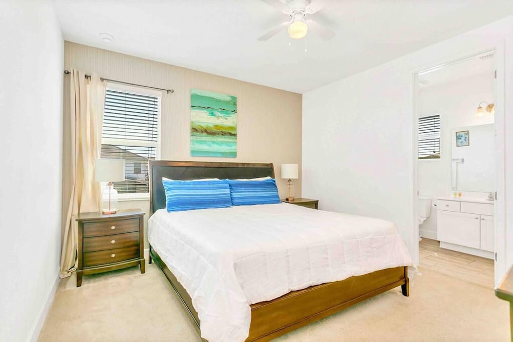 Super Size - 11br Spacious Home w Pool HOT TUB