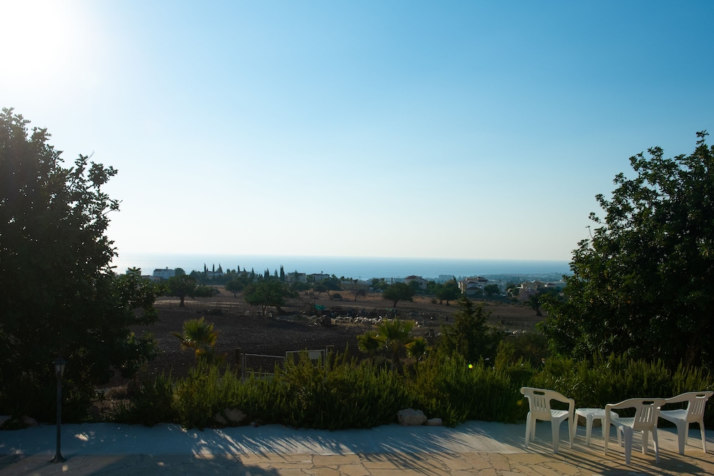 Adonis Villa
