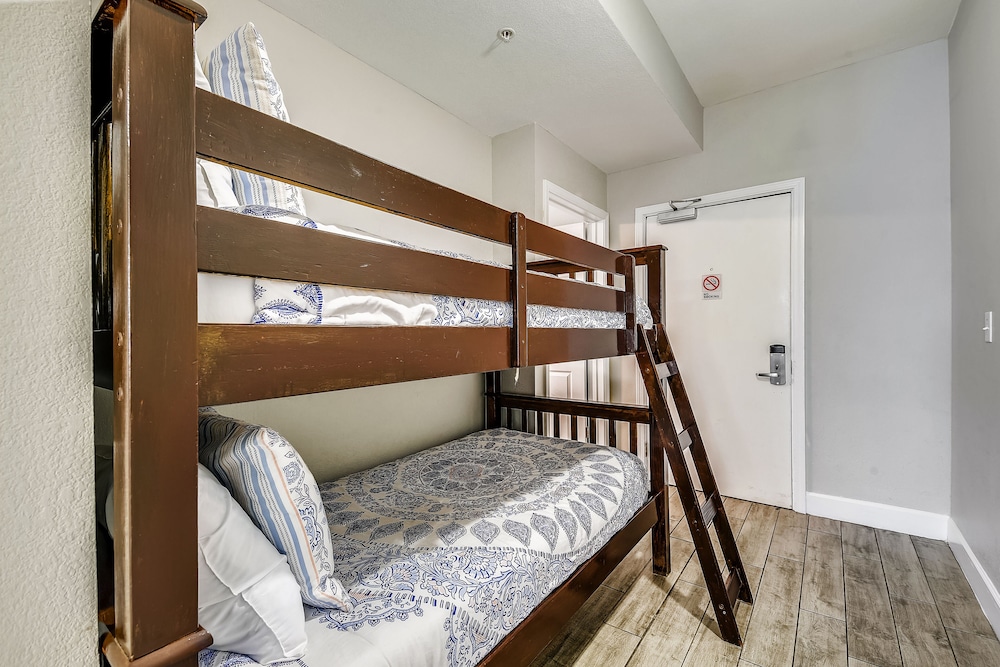 Tidewater by Book That Condo