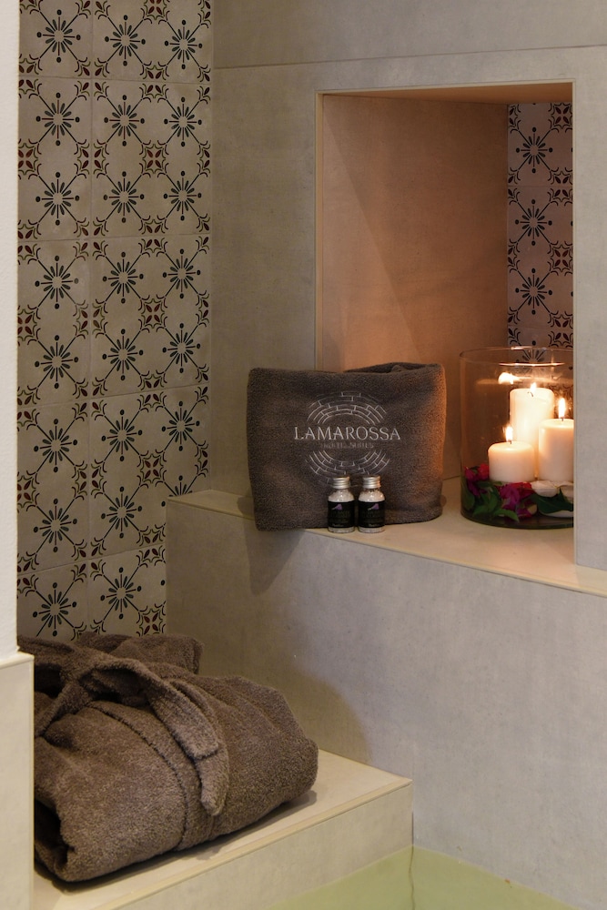 Lamarossa Trulli & Suites