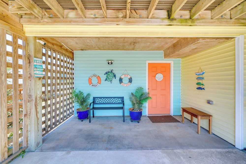 Walk to Pier: Spacious Coastal Home!